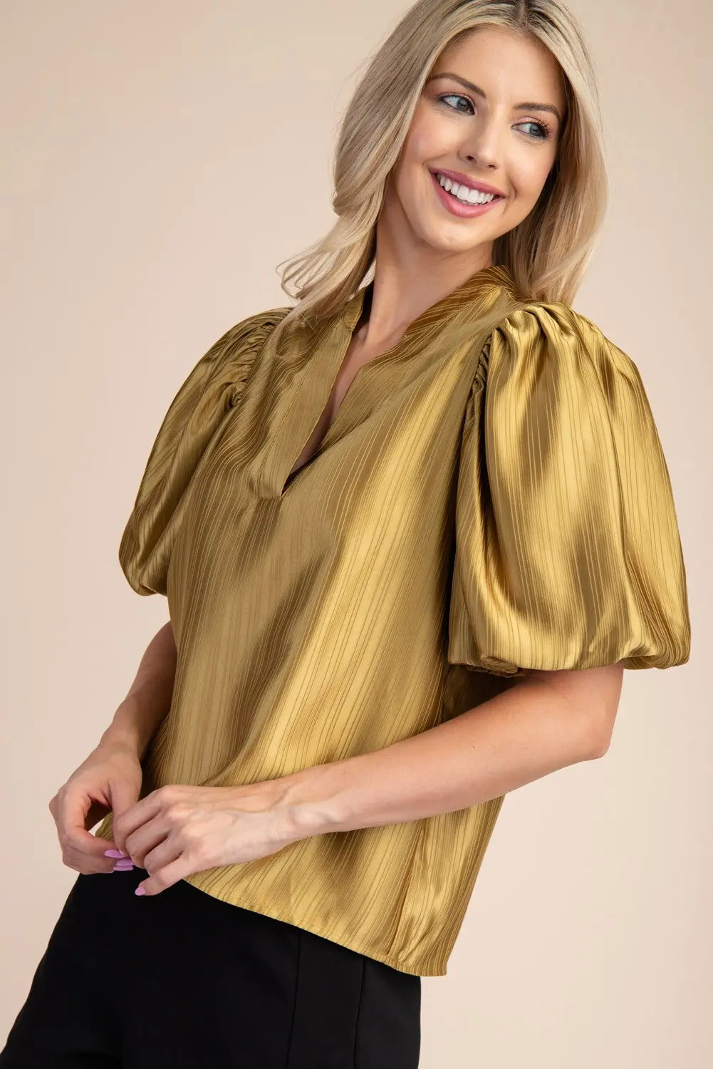 GLAM - V-Neck Puff-Sleeve Top