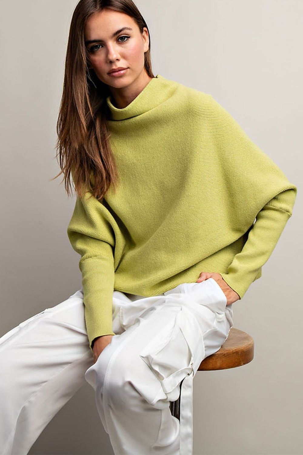 eesome - Dolman Sleeve Slouch Mock Neck Pullover