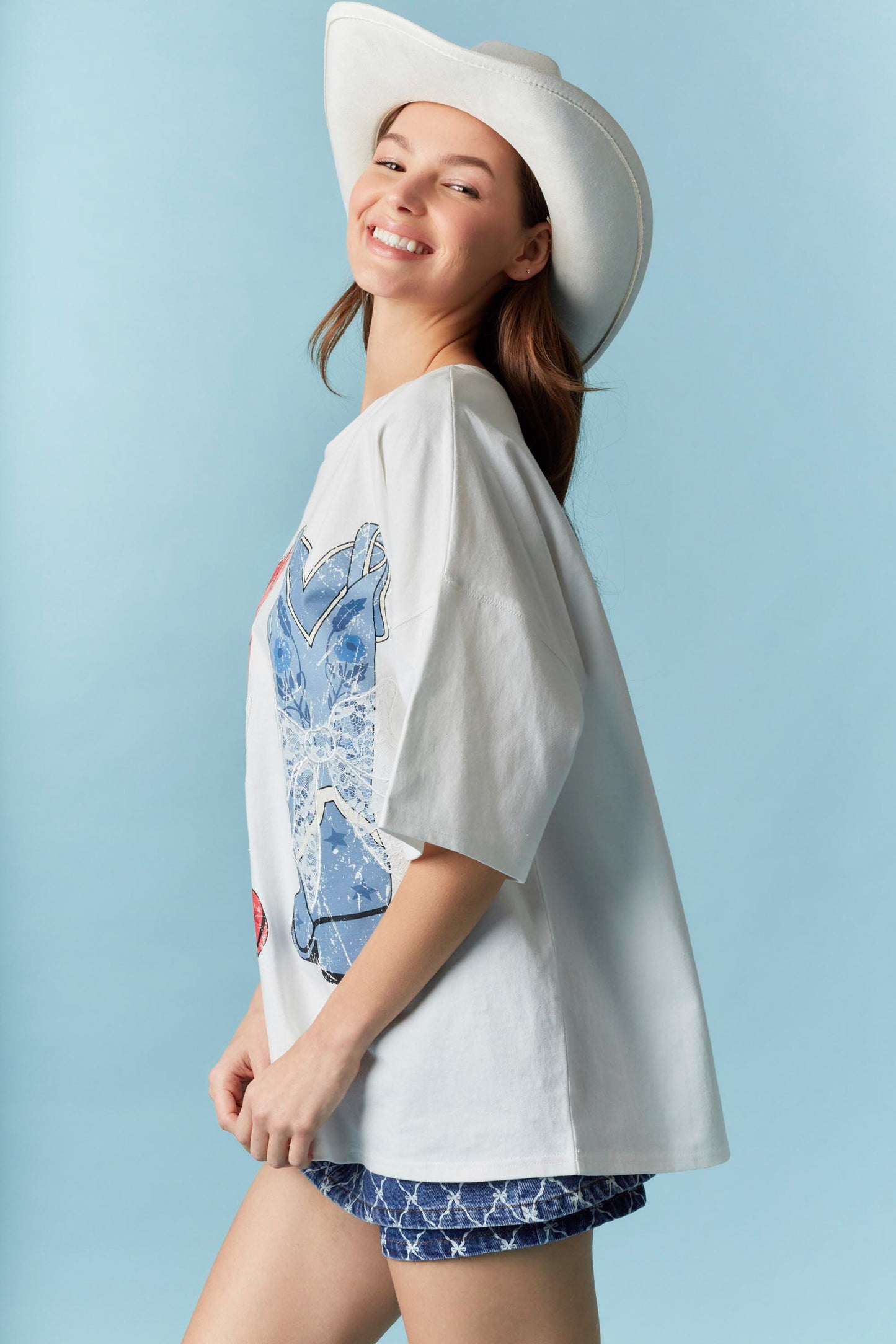 Peach Love California - Bow Laser Cut Lace Embroidery Detail T-shirt