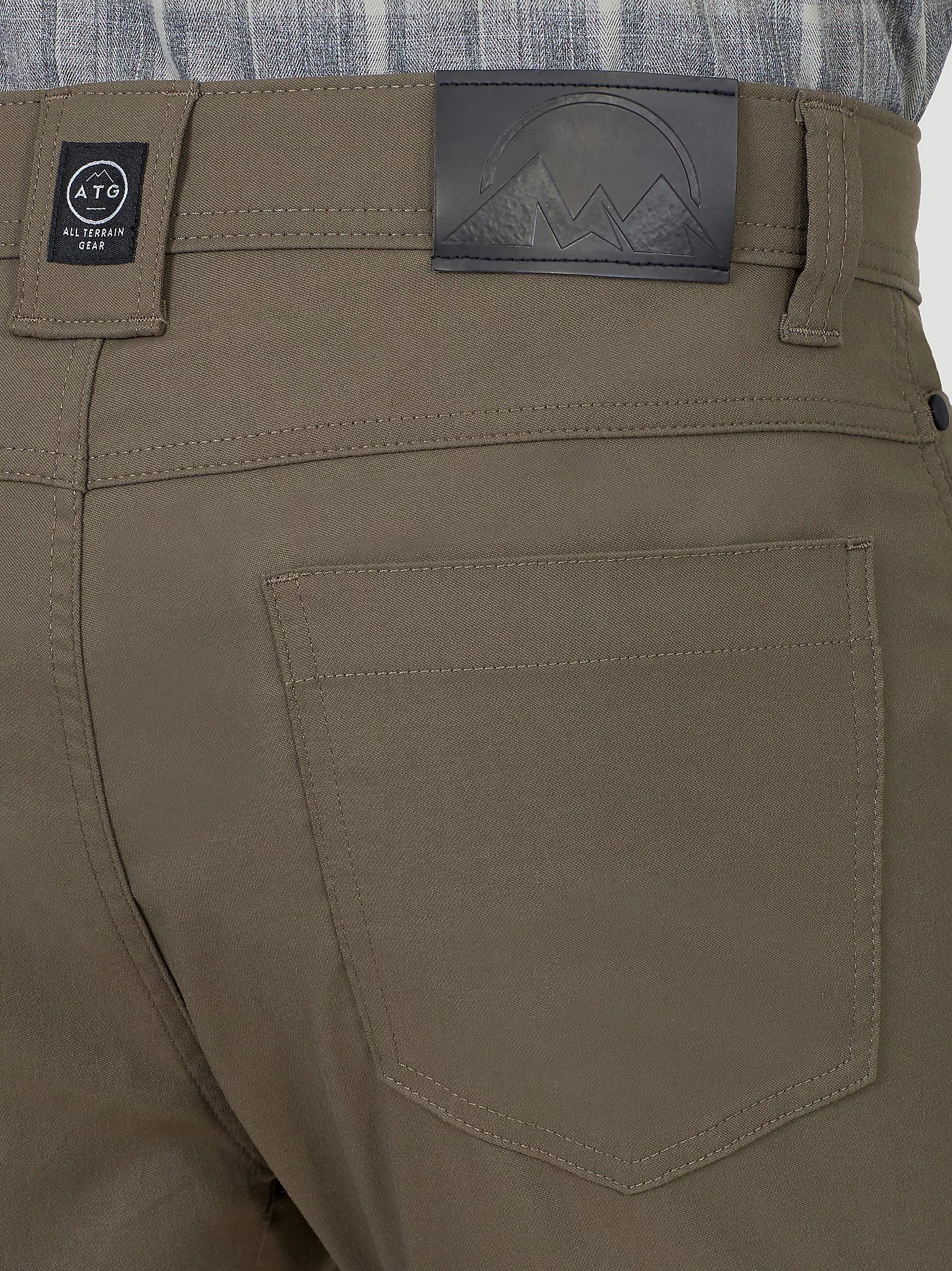 MEN'S Wrangler ATG™ Men's Cliff Side Utility Pant