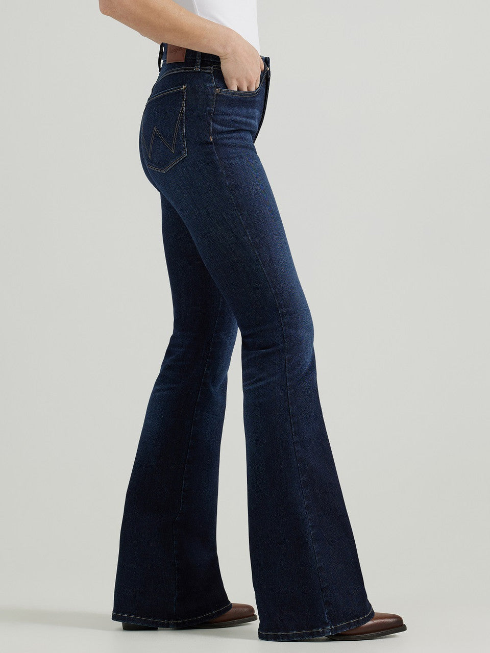 Wrangler® Bespoke Flare Jean - High Rise - 112359280