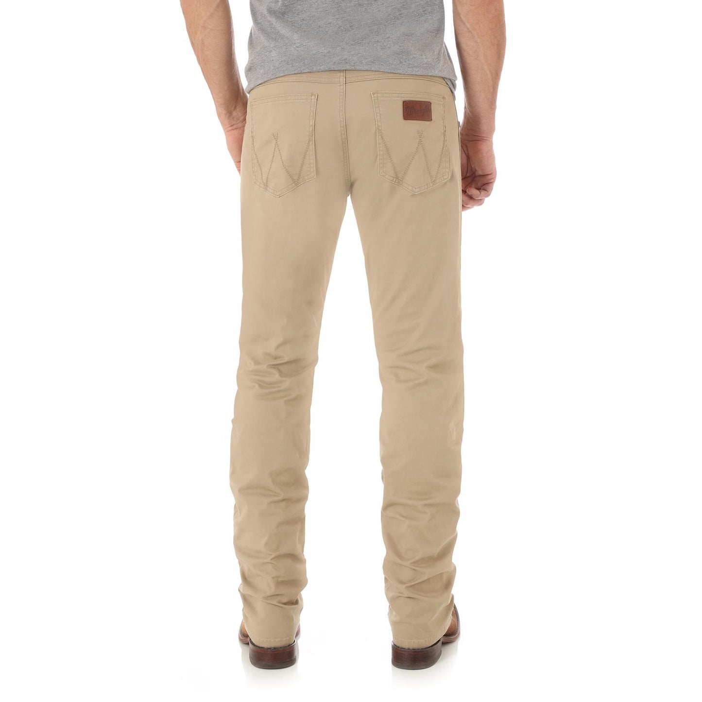 Wrangler Retro® Slim Straight Jean Fawn