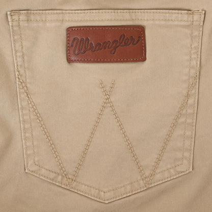 Wrangler Retro® Slim Straight Jean Fawn