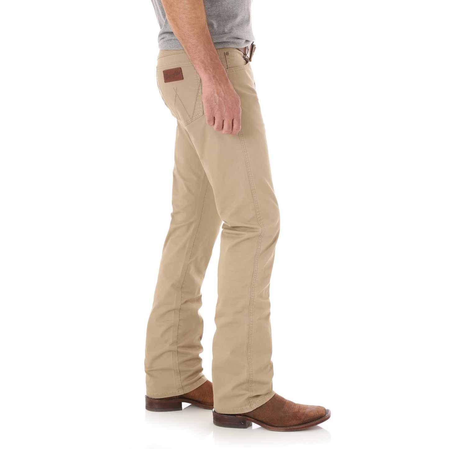 Wrangler Retro® Slim Straight Jean Fawn