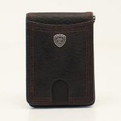 This Ariat bifold money clip by M&F Western Products is brown leather with an Ariat shield concho. Slim design, so perfect for the guy who doesn’t want to carry a large wallet.