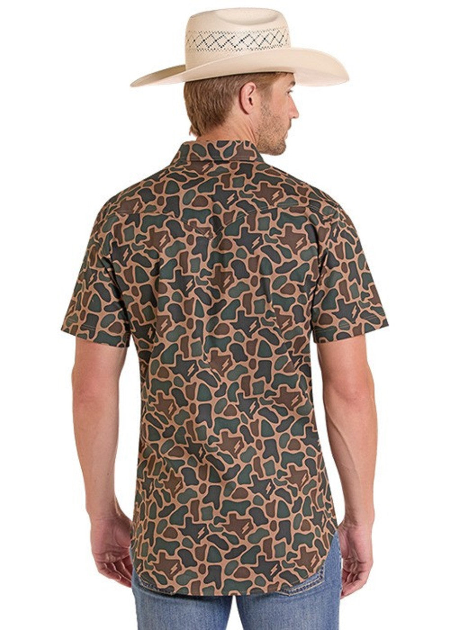 Man wearing a camouflage-patterned shirt and cowboy hat on a white background