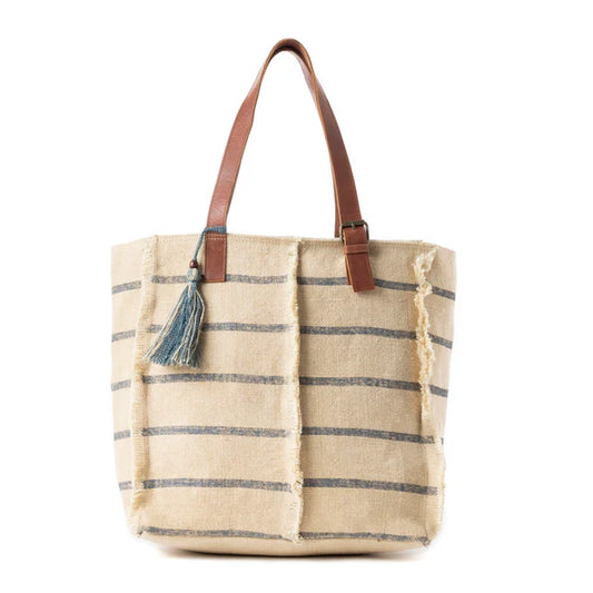 Barnwood Tote Bag in Dusty Sand