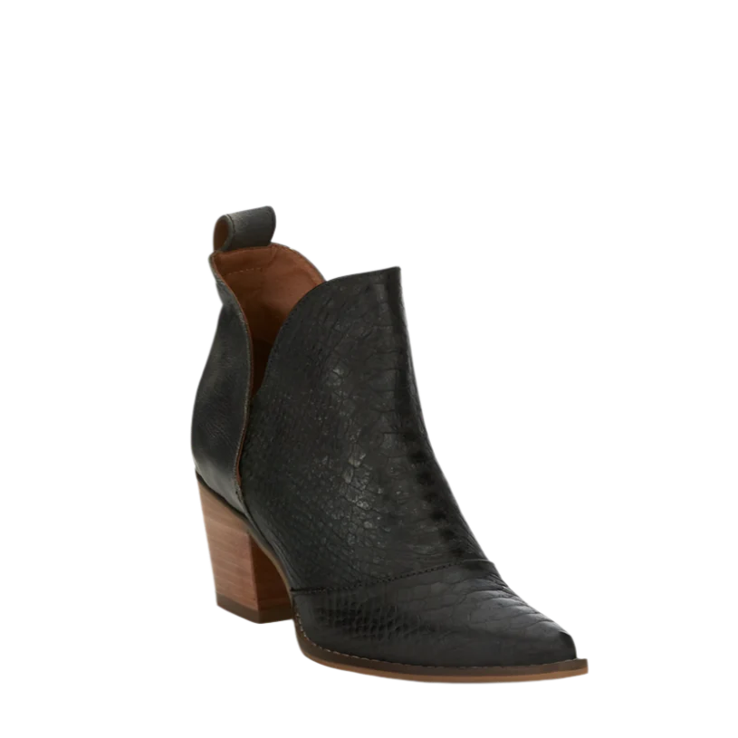Nocona Ladies Micki Snake Print Black Snip Toe Booties ME1920