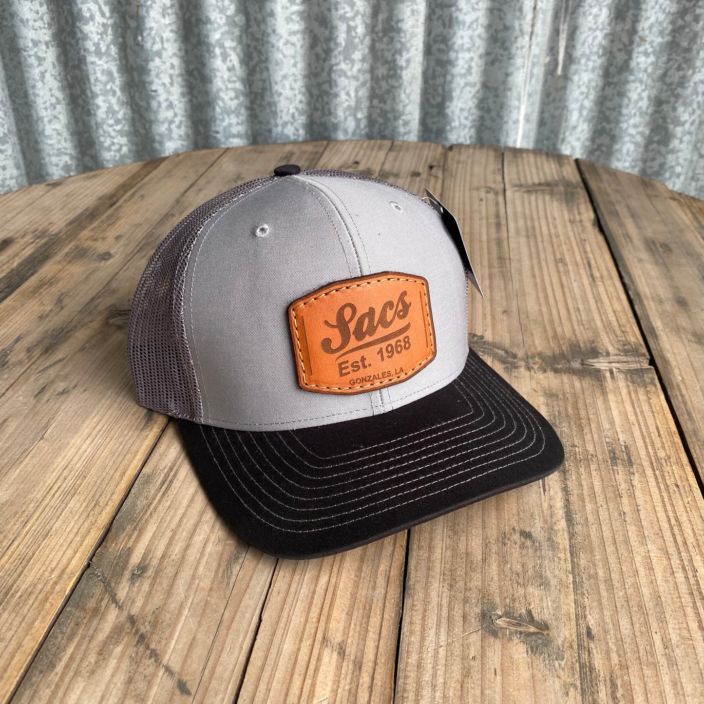 SACS LEATHER PATCH CAP IN GREY/BLACK