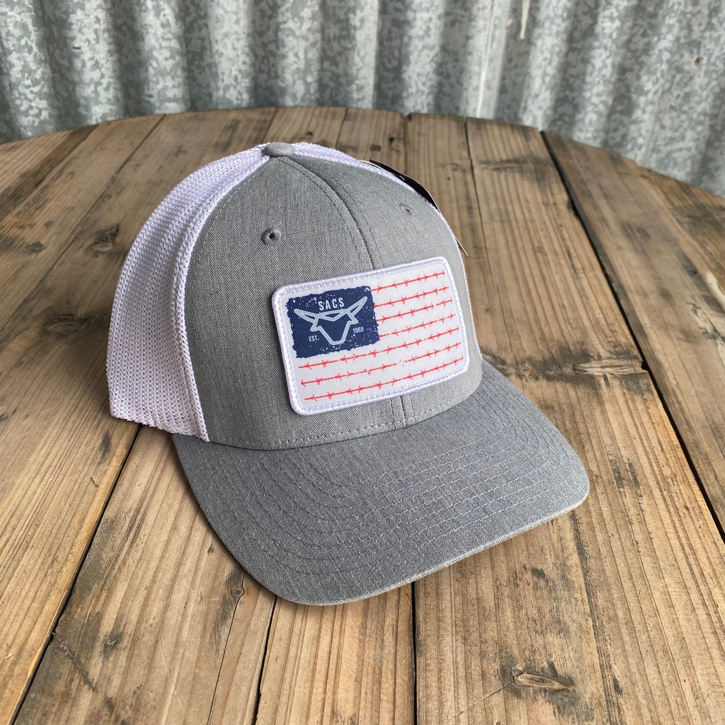 SACS BARBWIRE FLAG IN GREY (FITTED)